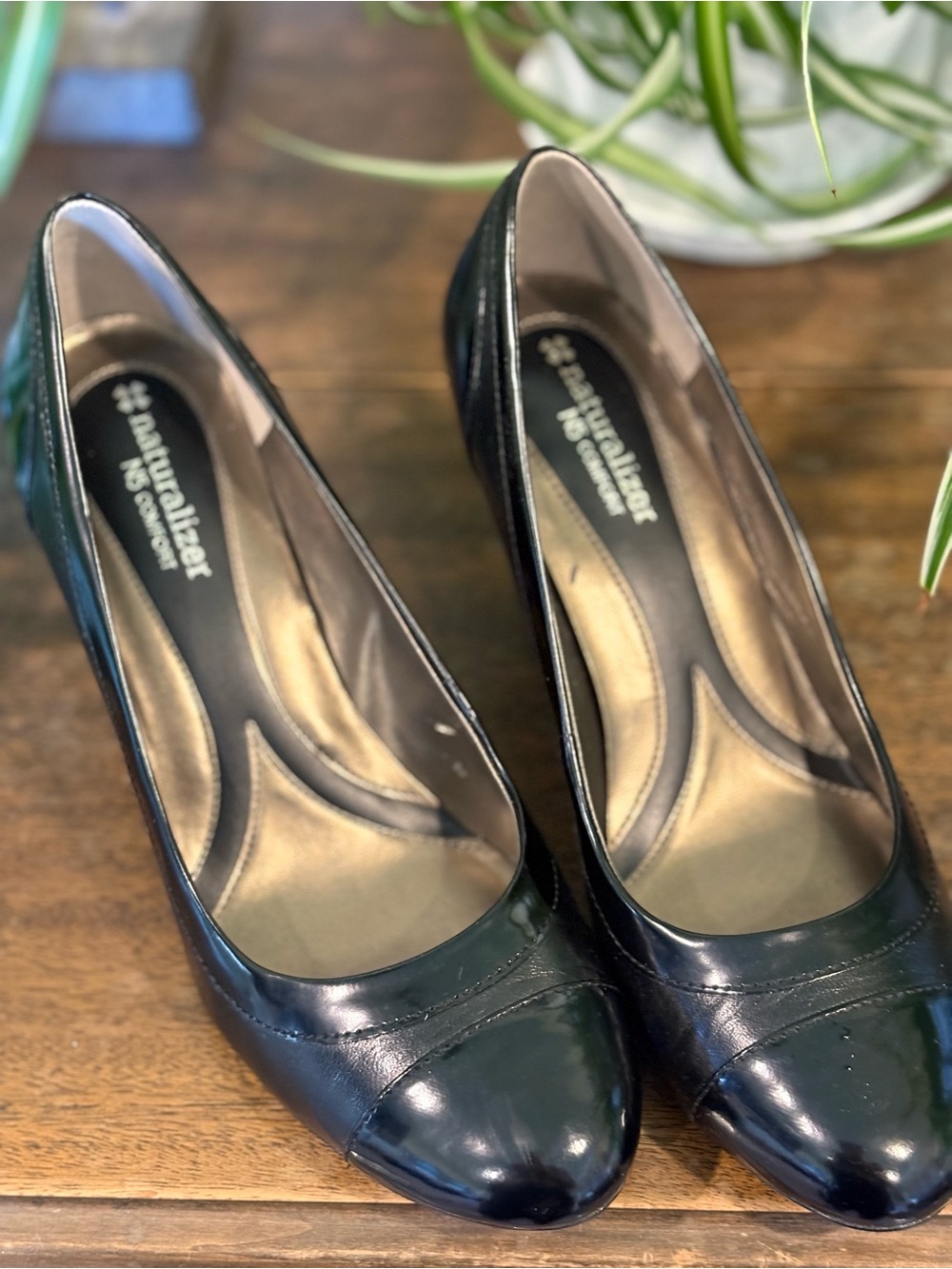 Naturalizer Black Patent Leather Round-Toe Pumps